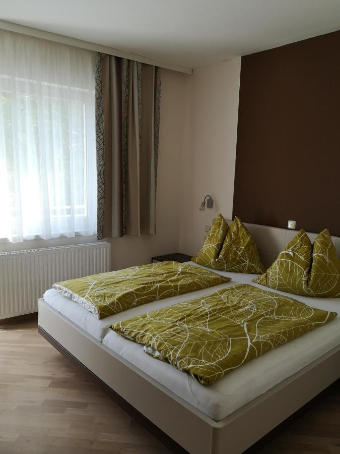 Privatzimmer Langthaler Melk Esterno foto
